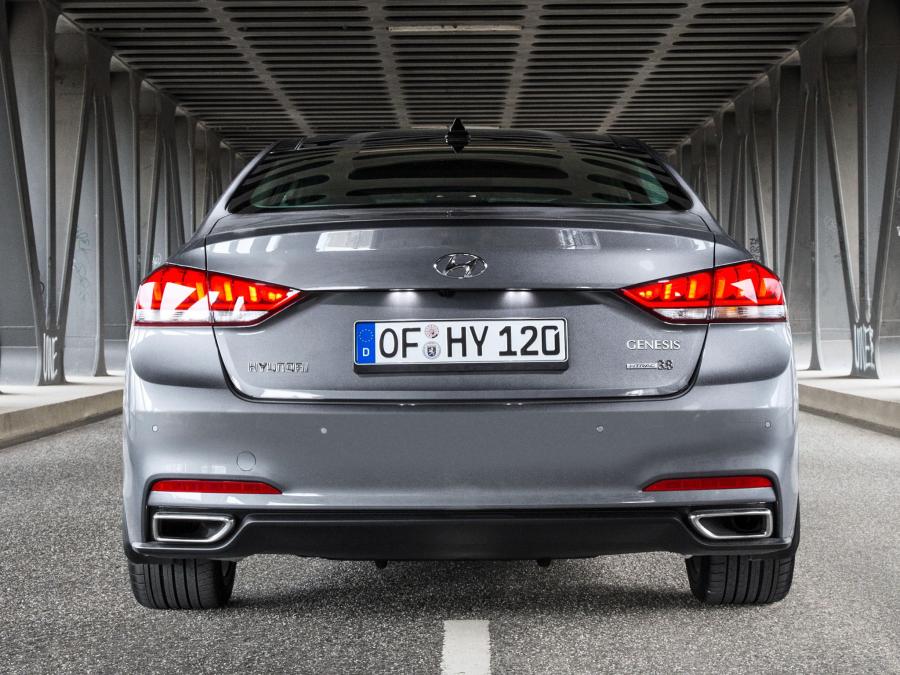  Hyundai Genesis (DH) 2014 года  (EU) (фото 6 из 24)